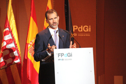 El monarca español Felip VI haciendo a su parlamento durante la entrega de los Premios Fundación Princesa de Gerona el año 2015