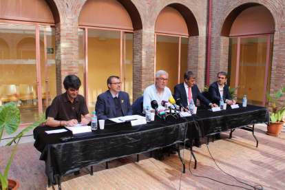 De izquierda en derecha, Jaume Descarrega, Jean Marc Segarra, Josep Fèlix Ballesteros, Mariano Herráiez y Rafael Pallero.