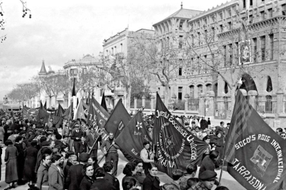 Desfilada de les joventuts antifeixistes al Balcó del Mediterrani, 23 de març de 1937.