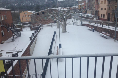 La neu a agafat a Prades aquest dimarts al matí.