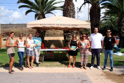 La acción forma parte la campaña del Ayuntamiento de seguridad y buenas prácticas ambientales en las playas.