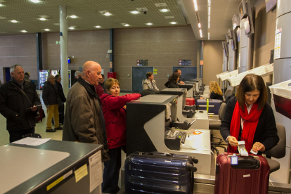 L'Aeroport de Reus va activar dos taulells de facturació per atendre els passatgers de l'operativa.