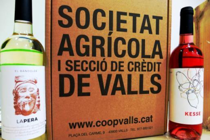 Els dos nous vins de la cooperativa de Valls.
