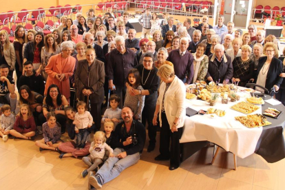 Un centenar de personas celebraron el 90 aniversario de Sisqueta Figuerola Cañellas.