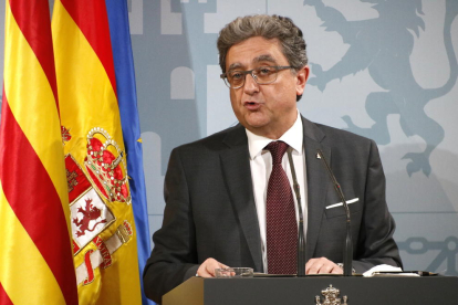 El delegat del govern espanyol a Catalunya, Enric Millo, en roda de premsa el 20 d'abril de 2018.