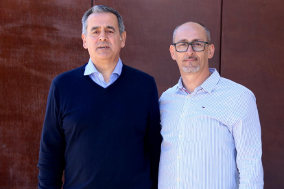 Els alcaldes de Llorenç del Penedès i Banyeres del Penedès, Jordi Marlès i Amadeu Benach, després de declarar als jutjats del Vendrell
