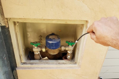 Una microcàmera permetrà controlar si es produeixen consums fraudulents d'aigua.