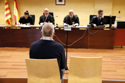 Imatge de l'acusat durant el judici celebrat a l'Audiència de Girona.