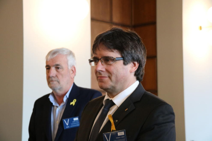 Imagen de Carles Puigdemont en su visita en el Parlamento finés.