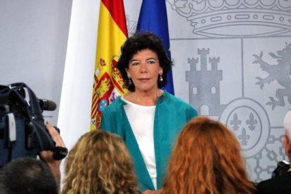 La portavoz del gobierno español, Isabel Celaá, a la rueda de prensa posterior al Consejo de Ministros.