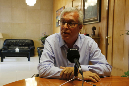 L'alcalde de Tarragona, Josep Fèlix Ballesteros, en una entrevista amb l'ACN.