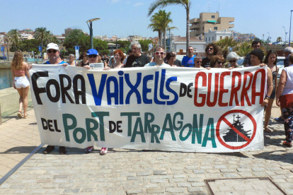 La última acción de 'Palabras por la Paz' se hizo en la zona del Port de Tarragona.
