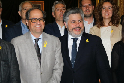 El president de la Generalitat, Quim Torra, al costat de l'alcalde de Valls, Albert Batet.