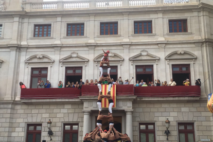 Els Xiquets de Reus estrenen el 2de8f per Sant Pere a la plaça del Mercadal