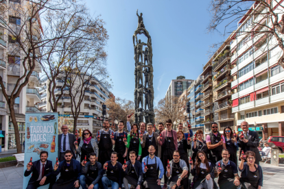 Fotografia de grup dels propietaris dels 46 establiments que participen en la novena edició del Tàrraco Tapes.