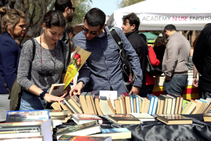 Más de 200 paradas de rosas y libros llenarán Tarragona por Sant Jordi