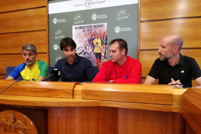 Imatge de la roda de premsa de la presentació de la cursa, organitzada pels Runners El Vendrell i la regidoria d'Esports de l'Ajuntament.