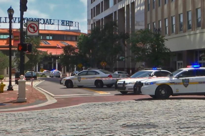 El tiroteig ha tingut lloc en un conegut centre comercial de Jacksonville.