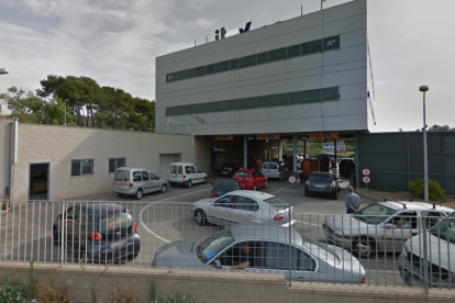 Imagen del exterior del edificio de la ITV en Tarragona.