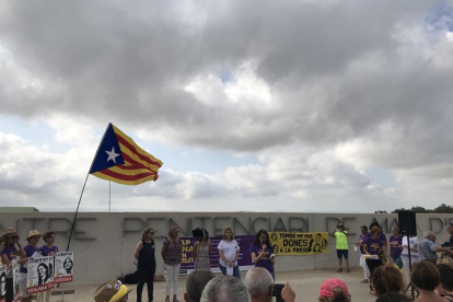 La prisión de Mas Enric ha acogido una concentración en apoyo a las presas políticas.