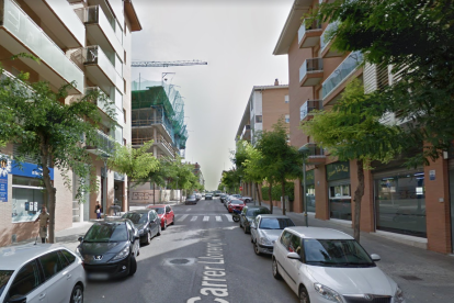 El atropello se ha producido en la calle Llorenç de Vilallonga.