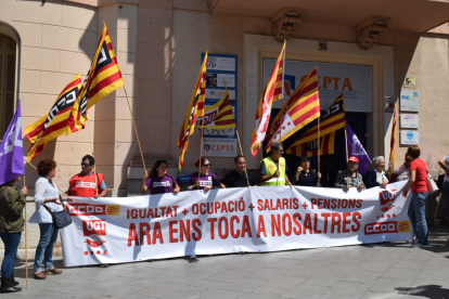 Imatge de la concentració que es va celebrar ahir al davant de la CEPTA.