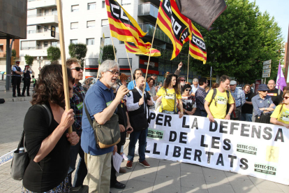 Imagen de la concentración, celebrada a las seis y media de la tarde en la plaza Imperial Tarraco.