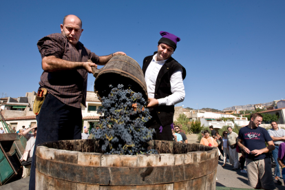 Imagen de la preparación de la Piada, el tradicional pisotón de la uva.