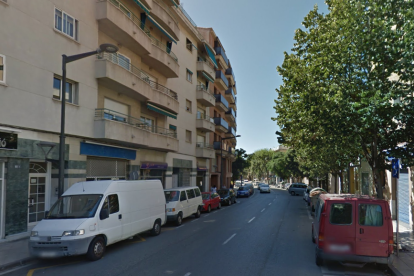 El accidente se ha producido en un edificio que se encontraba en obras en la calle Riera d'Aragó de Reus.