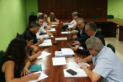 L'alcalde, Pere Granados, s'ha reunit amb directius d'Adif per impulsar i planificar projectes i terminis per a la nova estació.