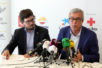 Plano medio del alcalde de Tarragona, Josep Fèlix Ballesteros, y del coordinador de los Juegos Mediterráneos, Javier Villamayor.