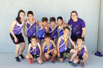 Els atletes guanyadors del Campionat de Catalunya de Relleus de Promoció a Tarragona