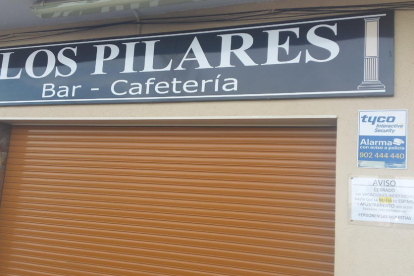 El bar Los Pilares, tancat.
