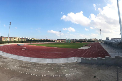 Imagen del remodelado Estadio de Atletismo de Campclar.