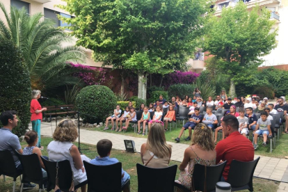 La recepción se hizo en los jardines del Museu Deu.