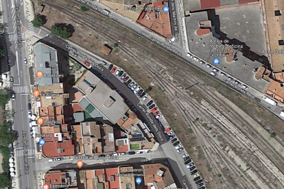 Imagen de las antiguas vías de tren de Tortosa.