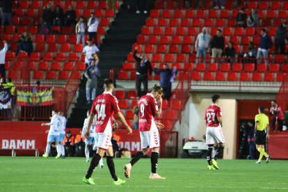 Imagen del final del partido contra el Zaragoza, disputado en el Nou Estadi, en que los tarraconenses perdieron por 1-3.