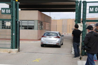 El vehículo que utilizaron Sergi Sabrià y Joan Tardà para entrar en la prisión de Lledoners.