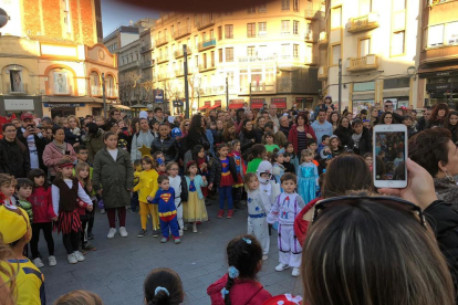Els més petits disfressats han celebrat el Carnaval a la plaça Corsini.