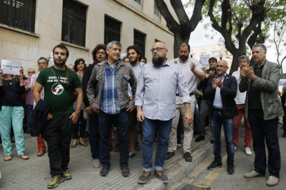 Pla obert d'uns dels investigats per l'1-O a Tarragona, davant dels jutjats. Imatge del 30 de maig de 2018.