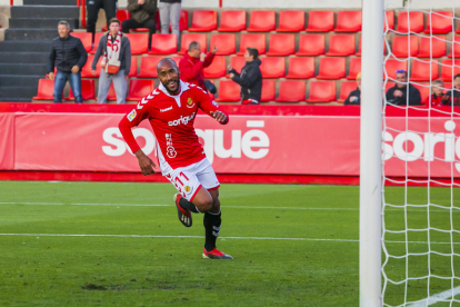 Kanté celebrando el gol anotado contra el Numancia en el Nou Estadi.