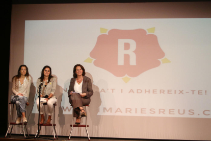 Diana Coromines, Cristina Altadill i Elisenda Paluzie van respondre ahir a les preguntes del públic.