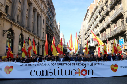 Cabecera de la manifestación en motivo de la conmemoración del 40º aniversario de la Constitución española.
