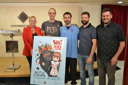 Imatge de la presentació del programa i del cartell de la Festa Major de Sant Pere.