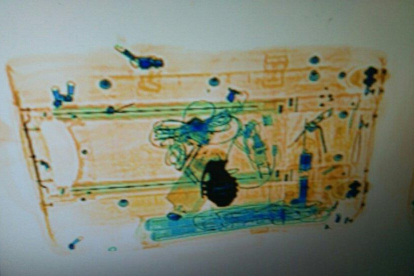 Aquesta és la imatge d'escàner on es pot veure l'objecte sospitós.