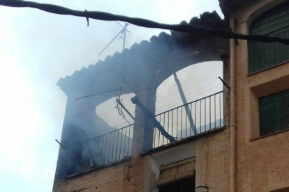 La casa on s'ha prodït l'incendi es troba al carrer de la Costa.