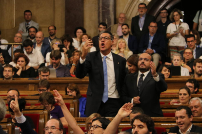 Imagen de archivo de GArcía Albio y Fernández en el Parlament de Catalunya.