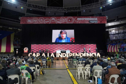 Puigdemont ha participado por videoconferencia en la asamblea.