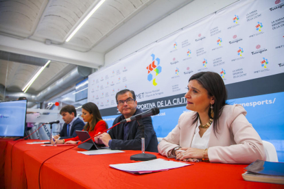 Acero, Rodríguez, Martín i Vedrina, ahir en la presentació del balanç de la gestió municipal del PP.