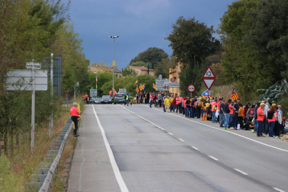 Participants a la cadena a Aiguaviva (Gironès) aquest 7 d'octubre del 2018.